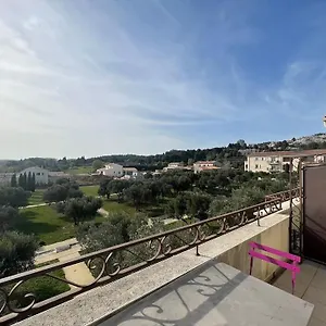 https://appartement-paradou-vue-magnifique.fr-provencehotel.com
